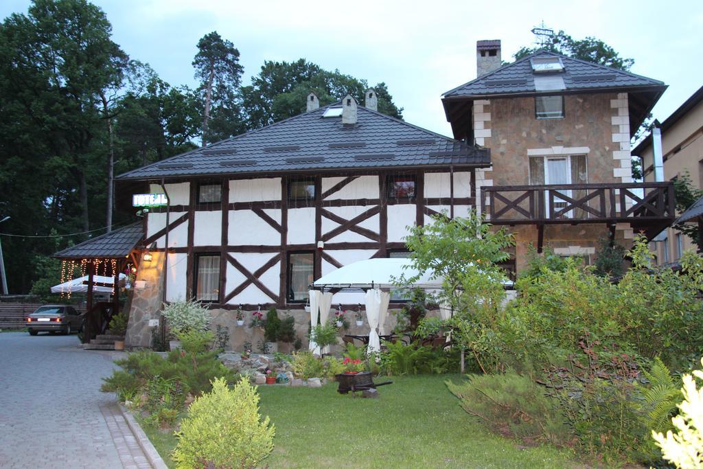 Eco Grill Hotel Restaurant AQUARIUS Leópolis Exterior foto